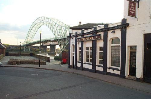 Mersey Hotel Widnes Oda fotoğraf